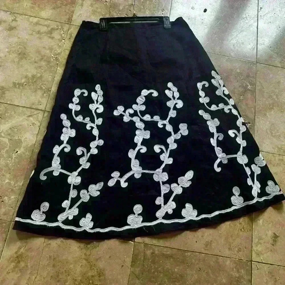 Peter Nygard black/white embroidery S 14. Good condition Linen Maxi skir… - Picture 3 of 8